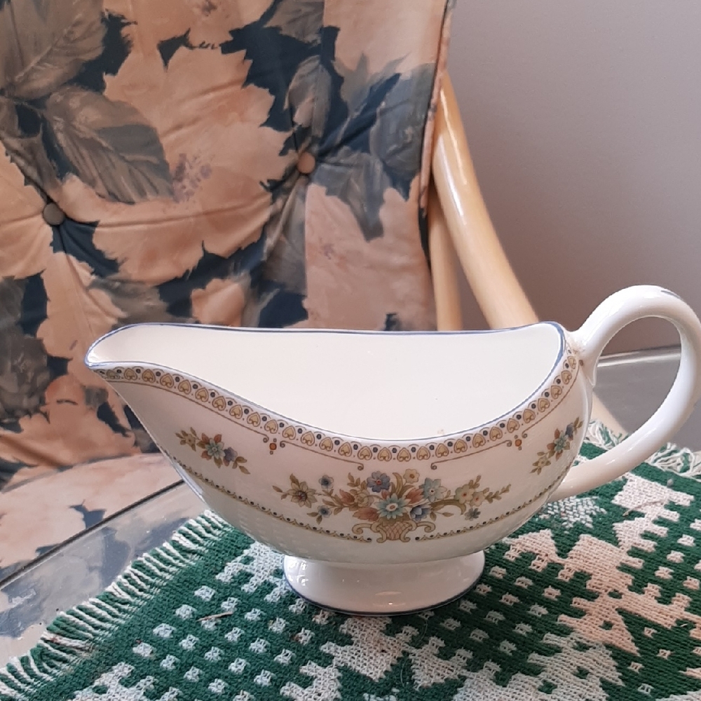 Wedgwood Petersham Gravy Boat, White, Blue, Green 8"